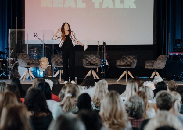 Teresa Adler, Kabarettistin und Keynotespeakerin in Wien